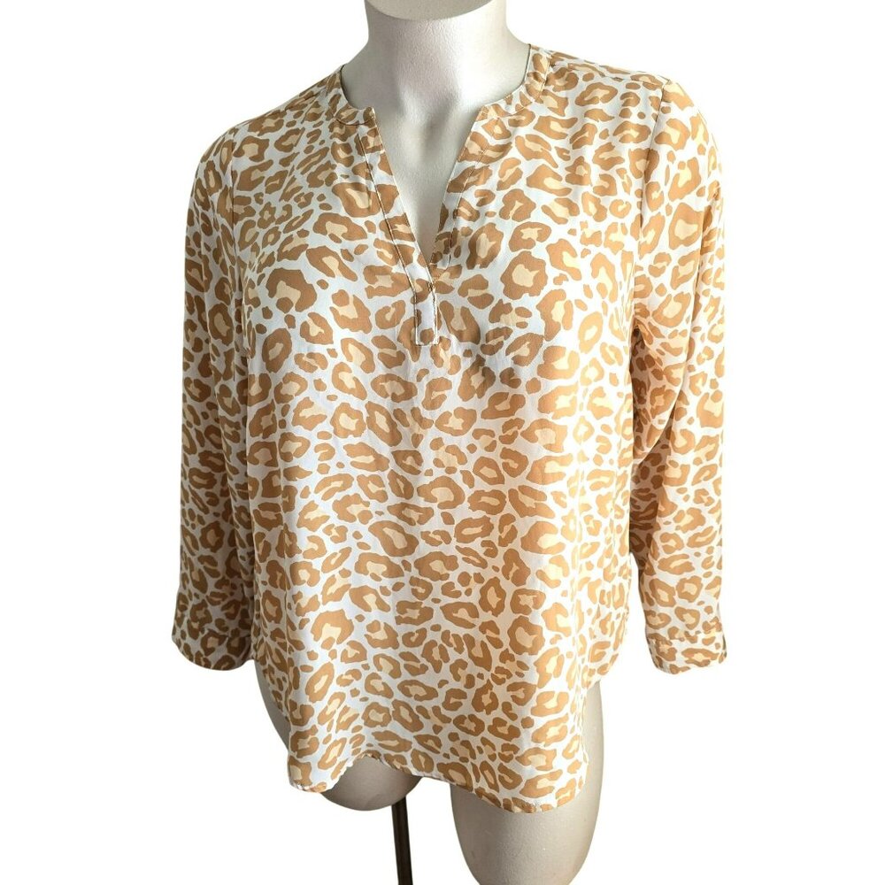 Torrid Womens Leopard Print Blouse Size 1 Tan & White V-Neck Long Sleeve JJ3876